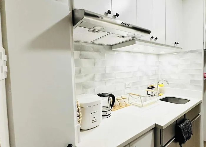 Cozy Modern Fully Furnished Unit Near It Park Apartment