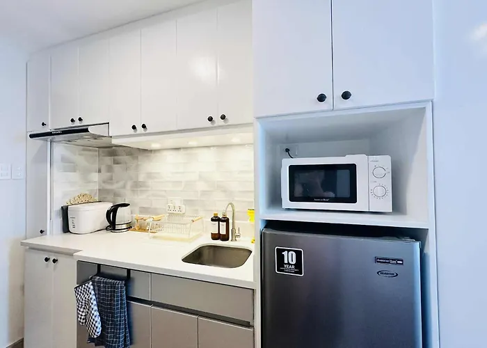Cozy Modern Fully Furnished Unit Near It Park *