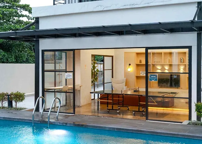 Cozy Modern Fully Furnished Unit Near It Park