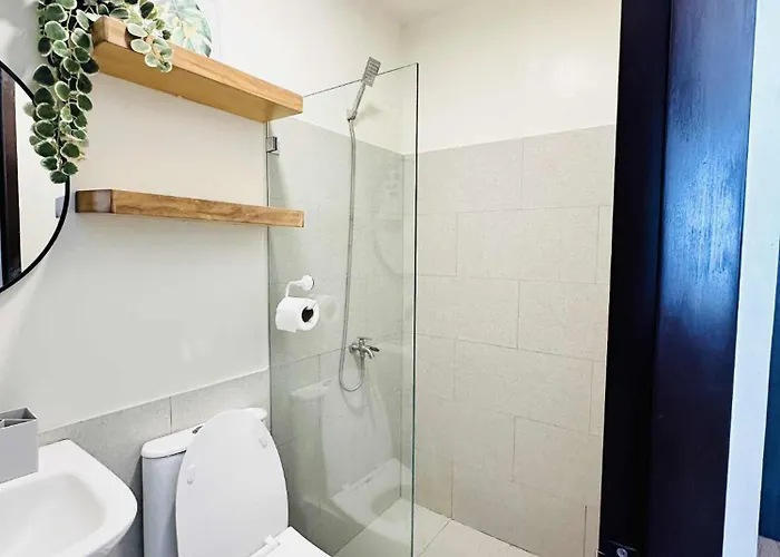 Cozy Modern Fully Furnished Unit Near It Park